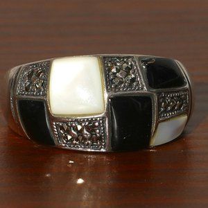 SILVER RING W/ BLACK (Onyx)  AND WHITE STONES (Mother of Pearl)  and Marcasite